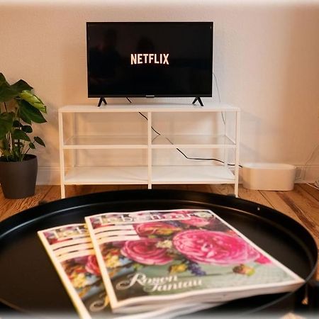 Gemuetlich - 2 Zimmer-Altbau, 24H Check-In Kiel Eksteriør billede