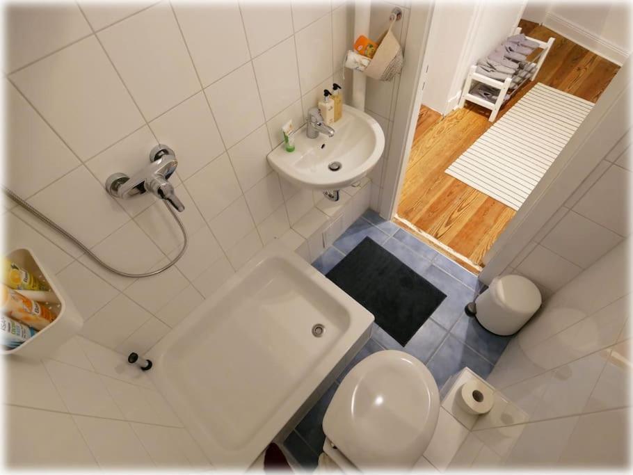 Gemuetlich - 2 Zimmer-Altbau, 24H Check-In Kiel Eksteriør billede